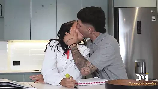 Kolombiyalı kız öğrenciler üvey erkek kardeşleriyle seks eğitimi yapıyor - danner mendez, andrea castro ve helena costelo