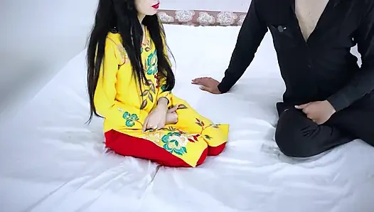 PUNJABI STEPMOM DI FUDDI MARI DUKAN WALE NE MERE SAMNE WITH AUDIO SEX VIDEO