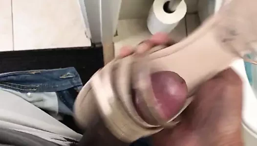 Cum içinde ayakkabı arkadaş