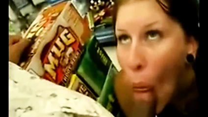 emme horoz içinde bir dükkan