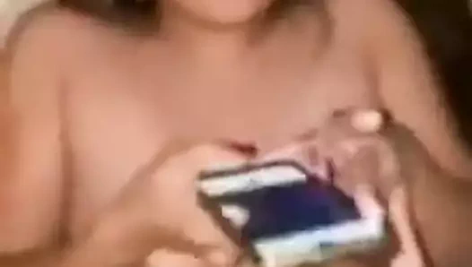 Ev yapımı sikme için orgazm için busty Asya milf