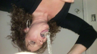 Chris iş yerinde ofiste