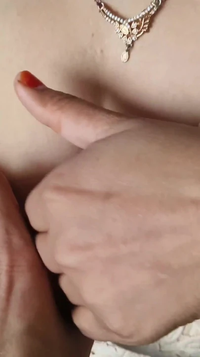 Hintli evli kadın sikici kocası için kaltak ayırtıyor tam gece sert video Hintçe seste viral mms