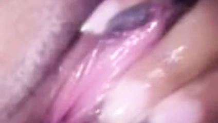 Islak götlü amcık laa-iqahlala