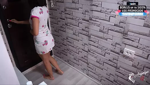 deneyimsiz oral seks ve titreşimli horoz cumming içinde ağız