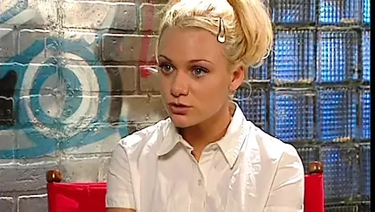 Şehvetli fotoğrafçı bisiklette sevimli bebeğin ilginç fotoğraflarını çekmeyi teklif etti