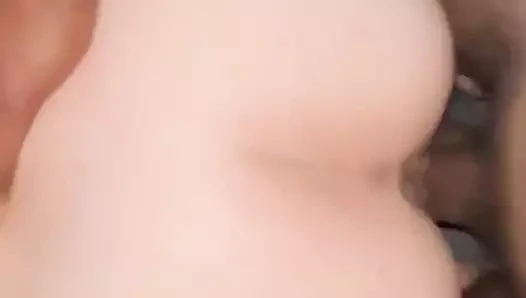 Büyük götlü pawg büyük zenci yarağı tarafından sikiliyor