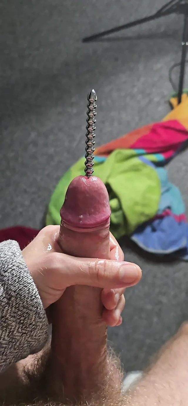 Yarağımda tonlarca silikon sert yarak