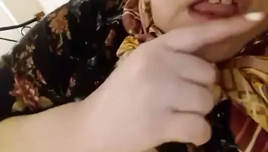 büyük dolgun maddeleri kendini yemek sonra oynar ile onu göğüsleri