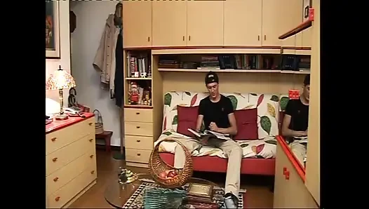 Kıllı amcıklı amatör sürtükler seks sırasında aşıklar tarafından filme alındı (tam film)