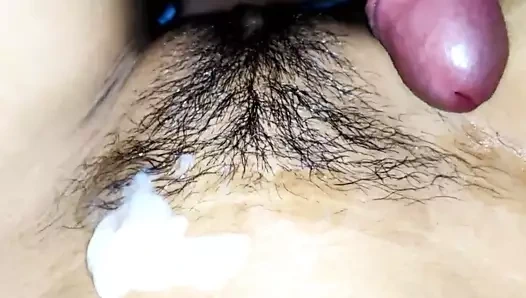 Hintli kadın amcık masajı yapıyor