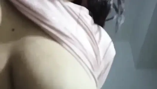 New York Abd'li 18 yaşındaki esmer büyük sarkık memeler üvey erkek kardeşinin büyük yarağını sikiyor bölüm 91