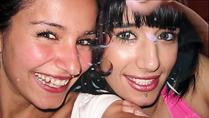 2 seksi kıza haraç