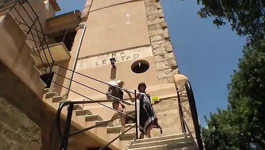 Çok lezbiyen orta yaşlı seksi çift açık havada ateşli seks