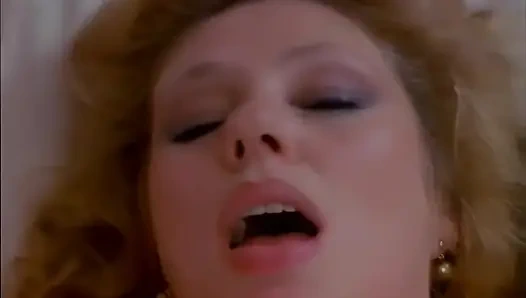 Başka bir penis daha emiyorum