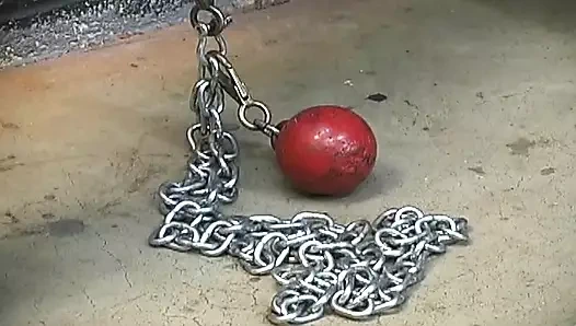 Kilolu sarışın sürtük her türlü BDSM zevkinin tadını çıkarıyor