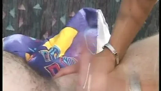 Çekici sarışın Alman orta yaşlı seksi kadın mutfakta sikiliyor
