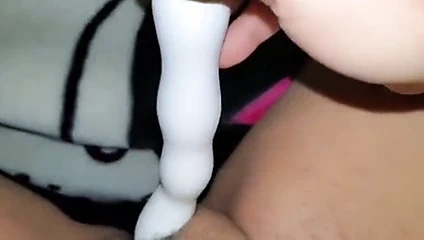 Oyuncaklarını seviyor pt. 2