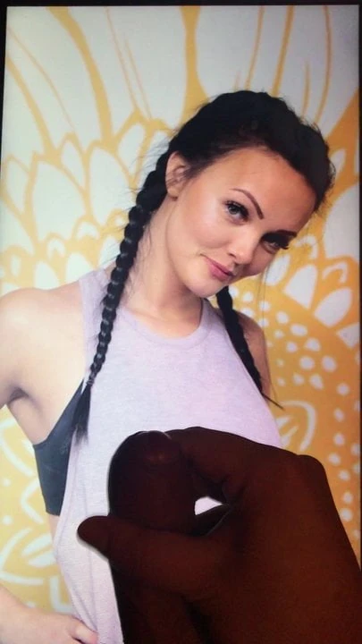 Brittney Atwood boşalma anısına 1