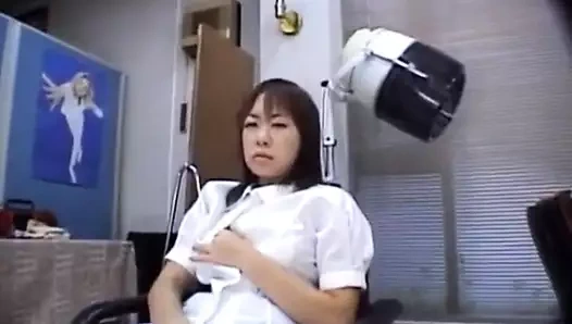 Chiharu okuna parmaklı ve adam tarafından berbat