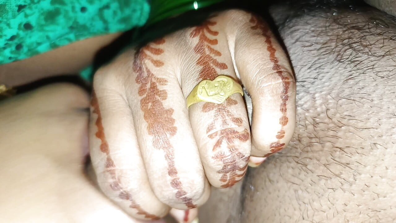 Bhabhi ke muh me lund dal diya