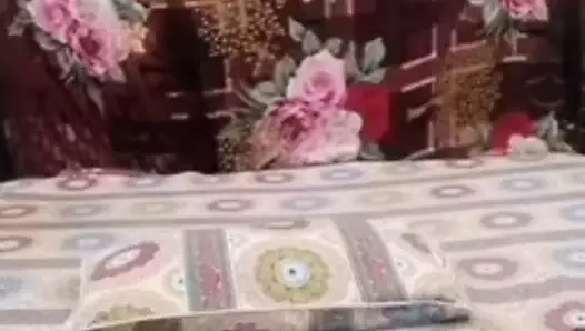 Desi aunty gösterileri seks ile oyuncak