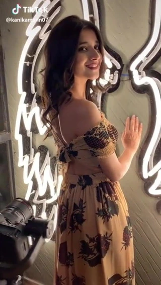 kardeş var seksi vücut