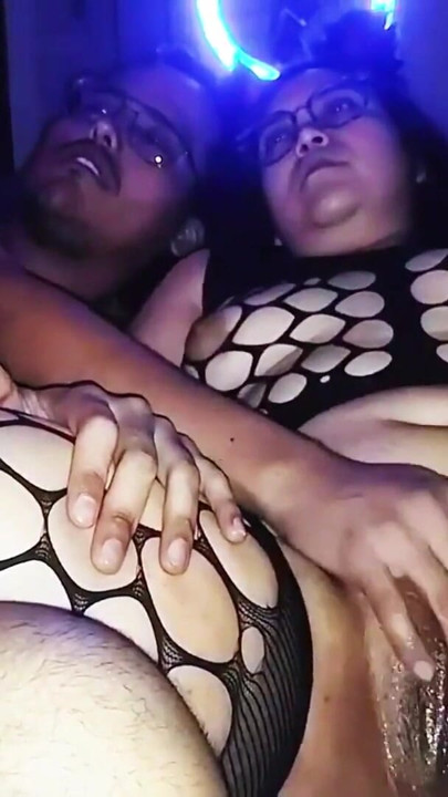 Watching PORN and MASTURBATING AS A COUPLE until I cum | Clip 1