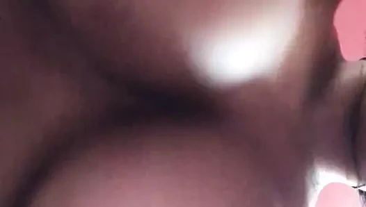 Büyük zıplayan göğüsler