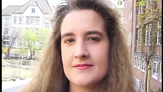 Ateşli öğrenci cazibesiyle oynuyor