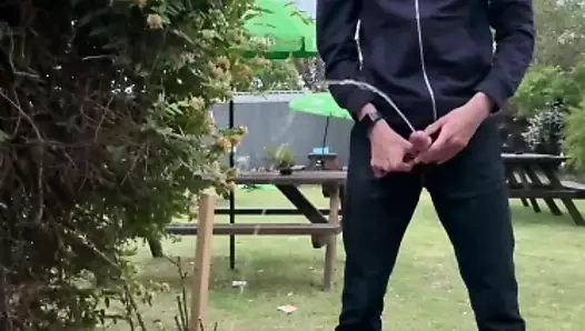 İşemek için çok çaresiz