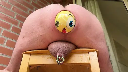 Balkonda götte taşaklar