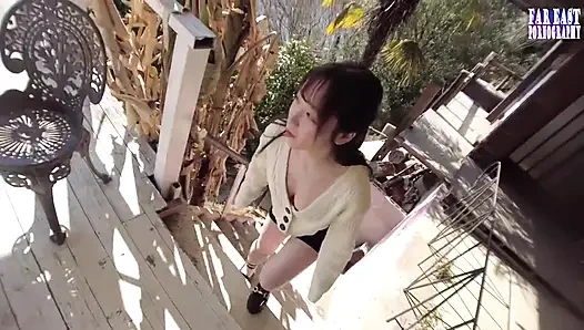 Sırılsıklam bir güzellikle sırılsıklam utanç, vahşi ıslak patlamada kendini sırılsıklam yapıyor.1