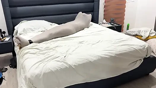 Külotlu çoraplı koza içinde mumyalanmış naylon içinde kaplanmış savunmasız