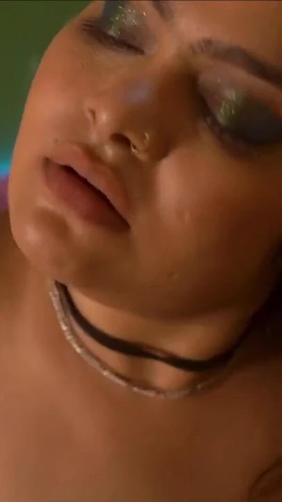 Azgın kız arkadaşla gerçek ev yapımı randevu seksi! Hintli ateşli seks | Klip 1