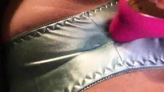 Saten külot sırılsıklam sırılsıklam.