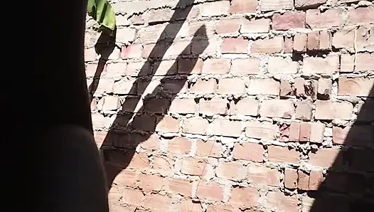 Güzel bir duş almak için benimle gel komşularım beni görüyor