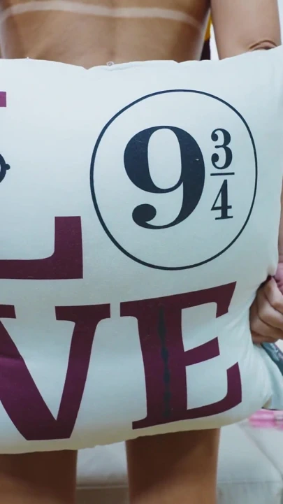 Hogwarts öğrencisi seks makinesiyle anal sikişiyor