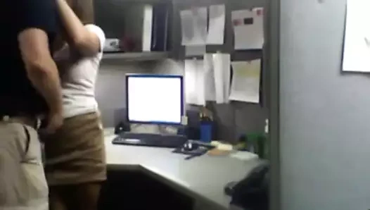 Sekreter maaş artışı istiyor