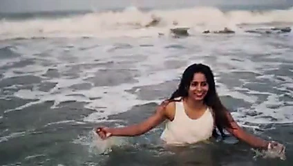 Bhanu plajda sıcak fotoğraf çekimi