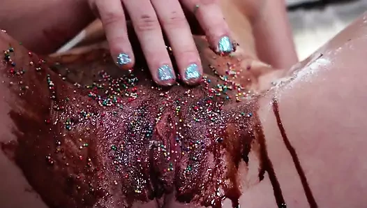 Taze kız sami st claire azgın ve sarı saçlı onu alıyor