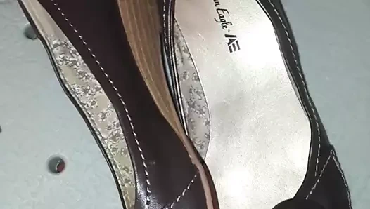 Betty'nin yeni daireleri sinirlendi