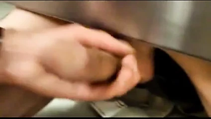 altında durak çük oyun ve emmek