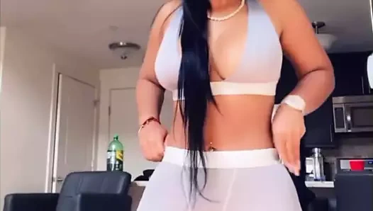 Tohumumu bu siyah kızın içine ekmek istiyorum