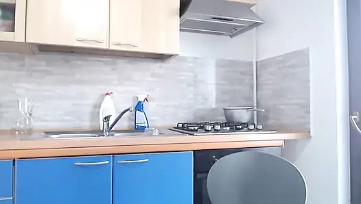 Babacık için kichen'de istediği gibi oyna