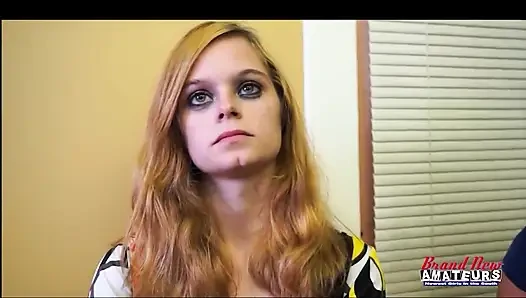 Sarışın piper ve esmer Jamie Litton minik üniversiteli lezbiyen yalama eğlencesi!