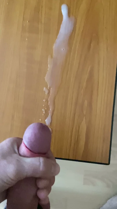 Bu şimdiye kadar gördüğün en büyük boşalmalardan biri! Penis ve taşaklarımdaki harika halkaların sonucu