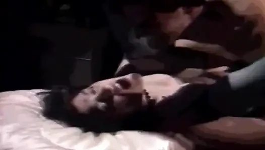 Özel Fransız genç kız amatör kasette sevgilisinin yarağını memnun ediyor