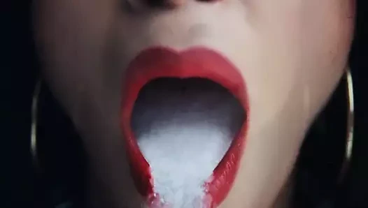 Abanoz ağız dolu fındık