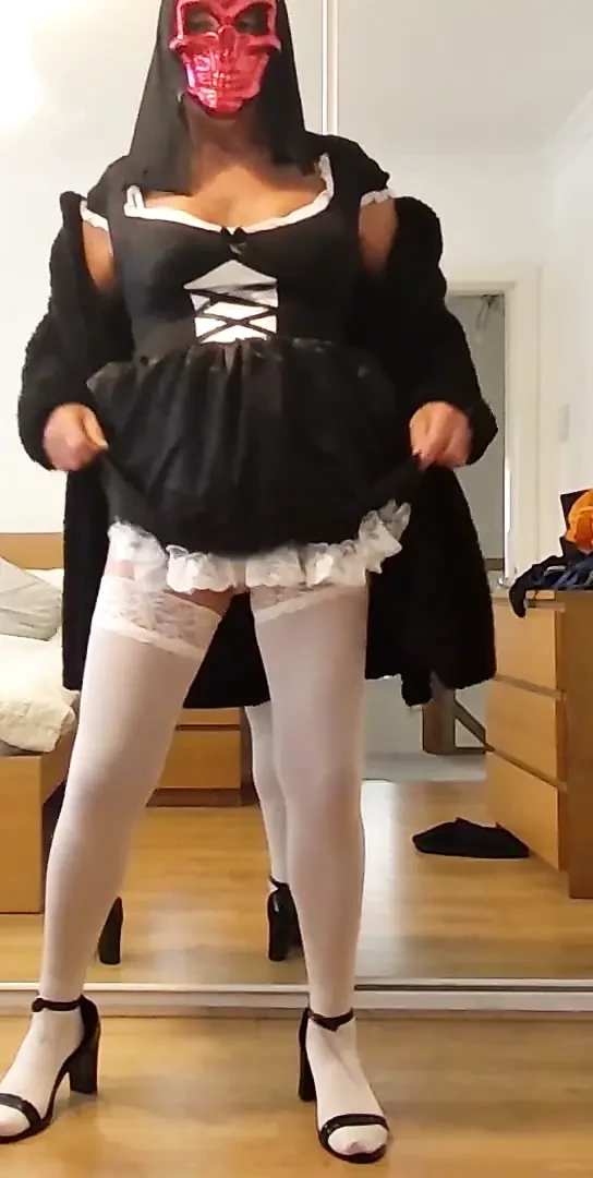 Yeni Kesim, Sissy Hizmetçi Crossdresser, Çorap + Topuklu Ayakkabı, Kendini Seksi Hissetme